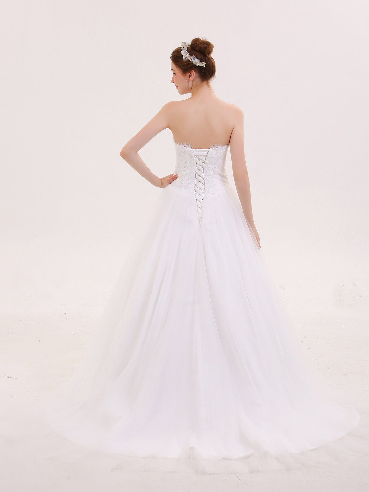 Vestido de Novia Blanco sin Tirantes con Apliques de Tul