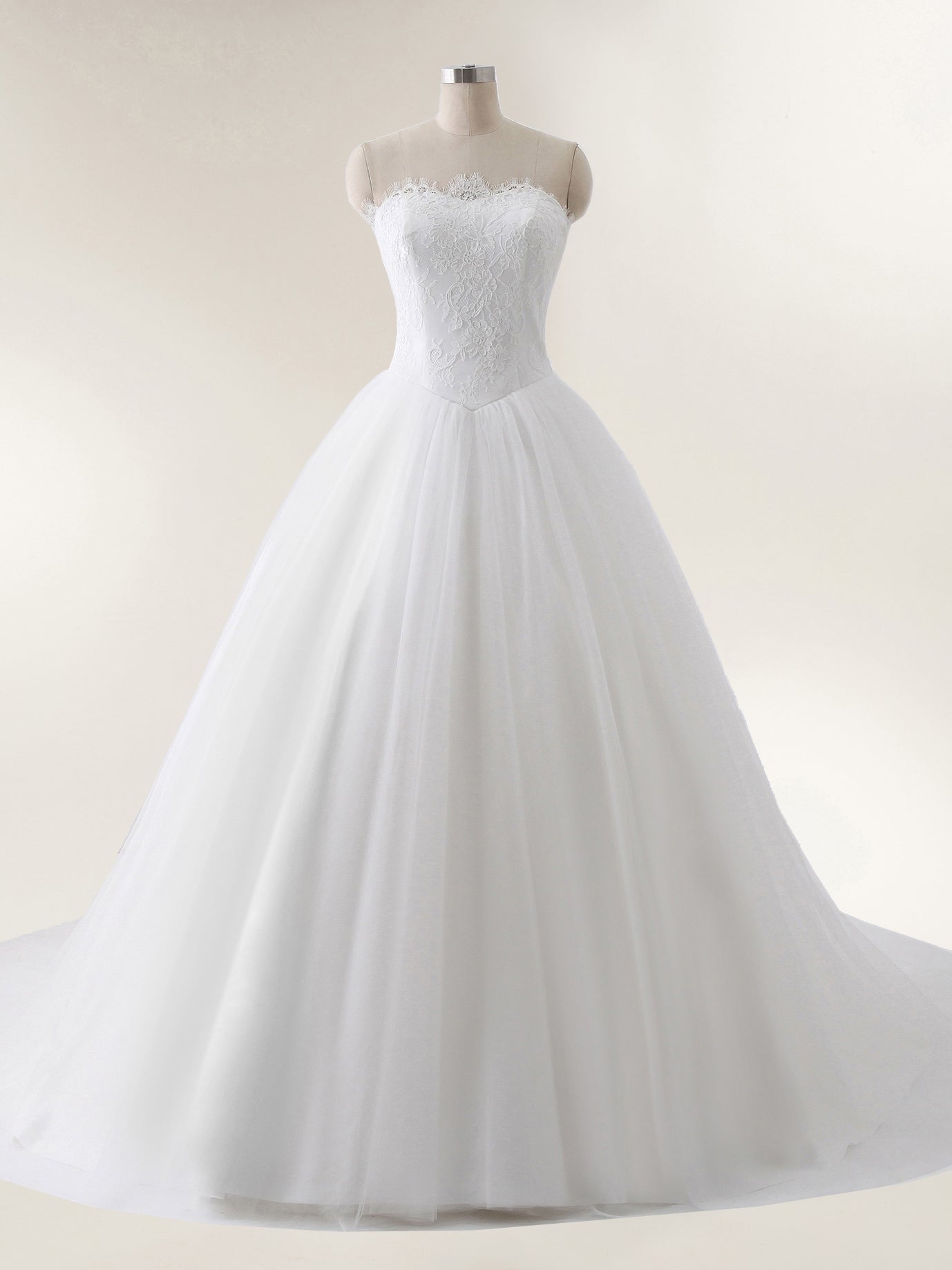 Vestido de Novia Blanco sin Tirantes con Apliques de Tul