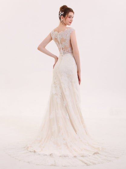 Vestido de Novia Sirena de Encaje con Cuello Ilusionado en Color Champagne